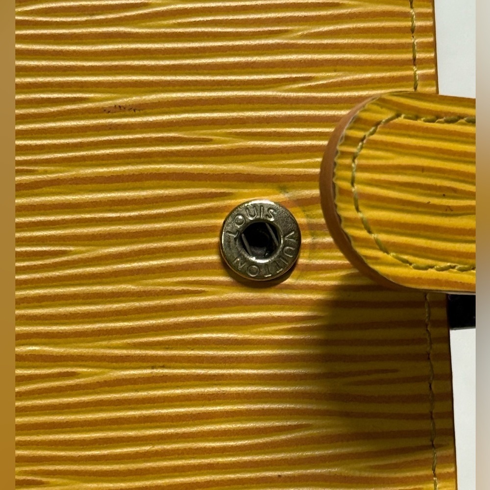 Louis Vuitton small (PM) ring agenda cover in yellow Epi leather - Picture 10 of 12